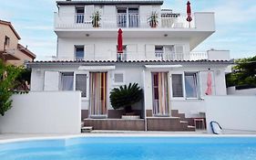 Apartments Mihovilovic - 50 M From Beach